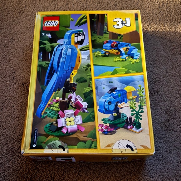 LEGO Creator 3-in-1 Exotic Parrot Set - Picture 2 of 3